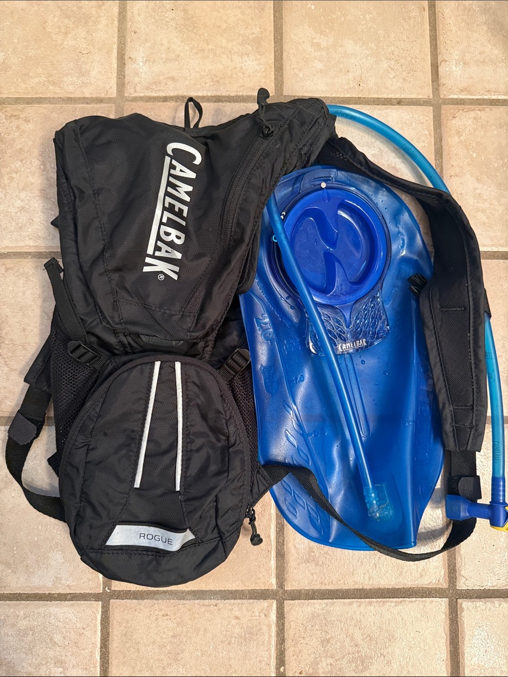 CamelBak Rogue Minimalist Hydration Backpack – Black | 2L Bladder Included